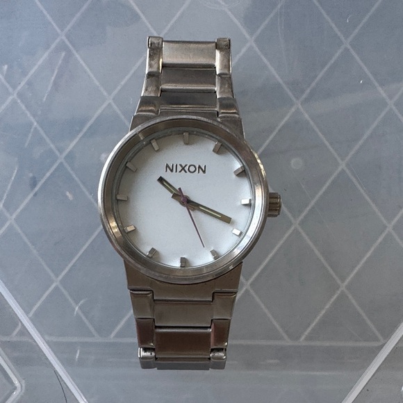 Men’s Nixon Silver Timepiece with White Face - Picture 1 of 5